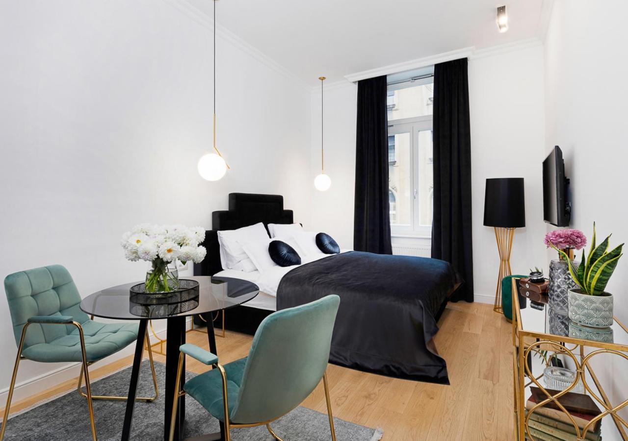 Pierrot & Pierrette Apartment